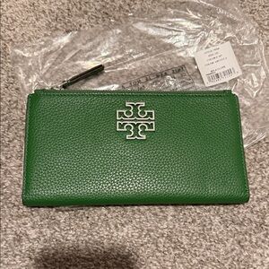 NEW- Tory Burch Britten slim wallet - Arugula